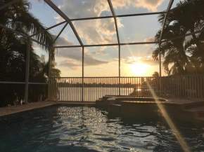 Lakefront electric-heated pool home with spa and Western exposure - Villa Madison
